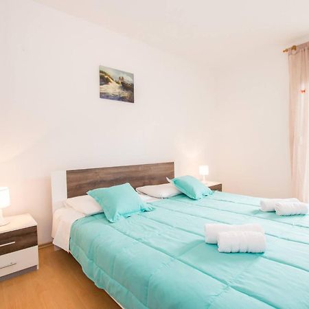 Family House With 2 Apartments - Irma ميدولين المظهر الخارجي الصورة