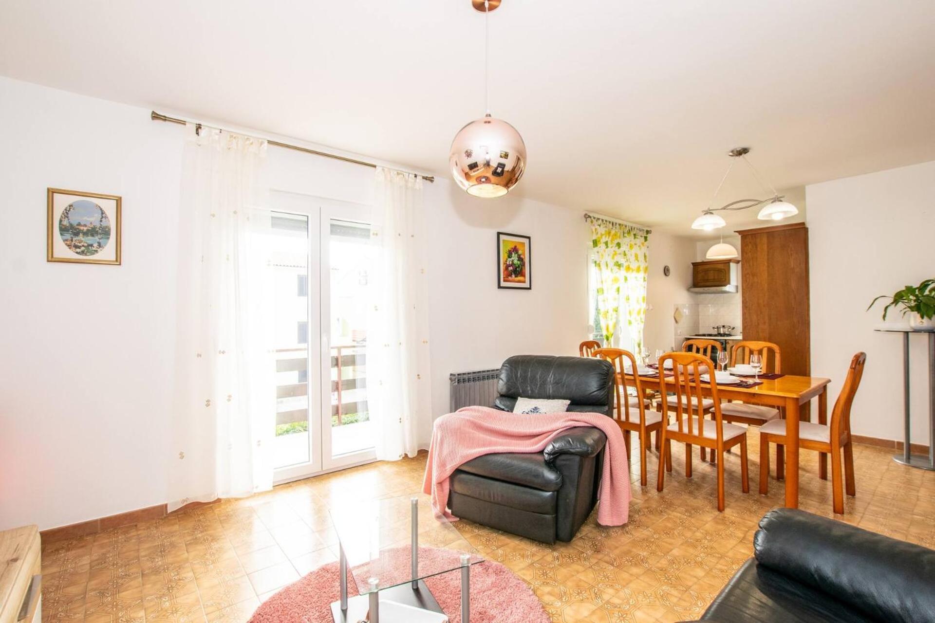 Family House With 2 Apartments - Irma ميدولين المظهر الخارجي الصورة