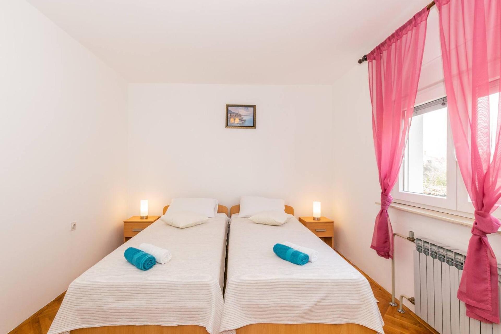 Family House With 2 Apartments - Irma ميدولين المظهر الخارجي الصورة