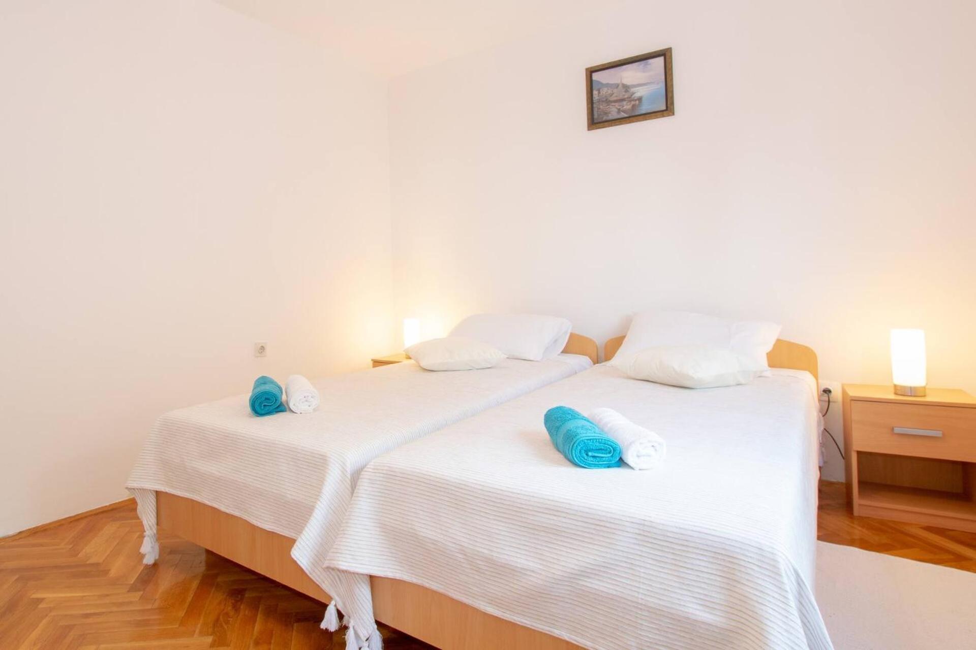 Family House With 2 Apartments - Irma ميدولين المظهر الخارجي الصورة