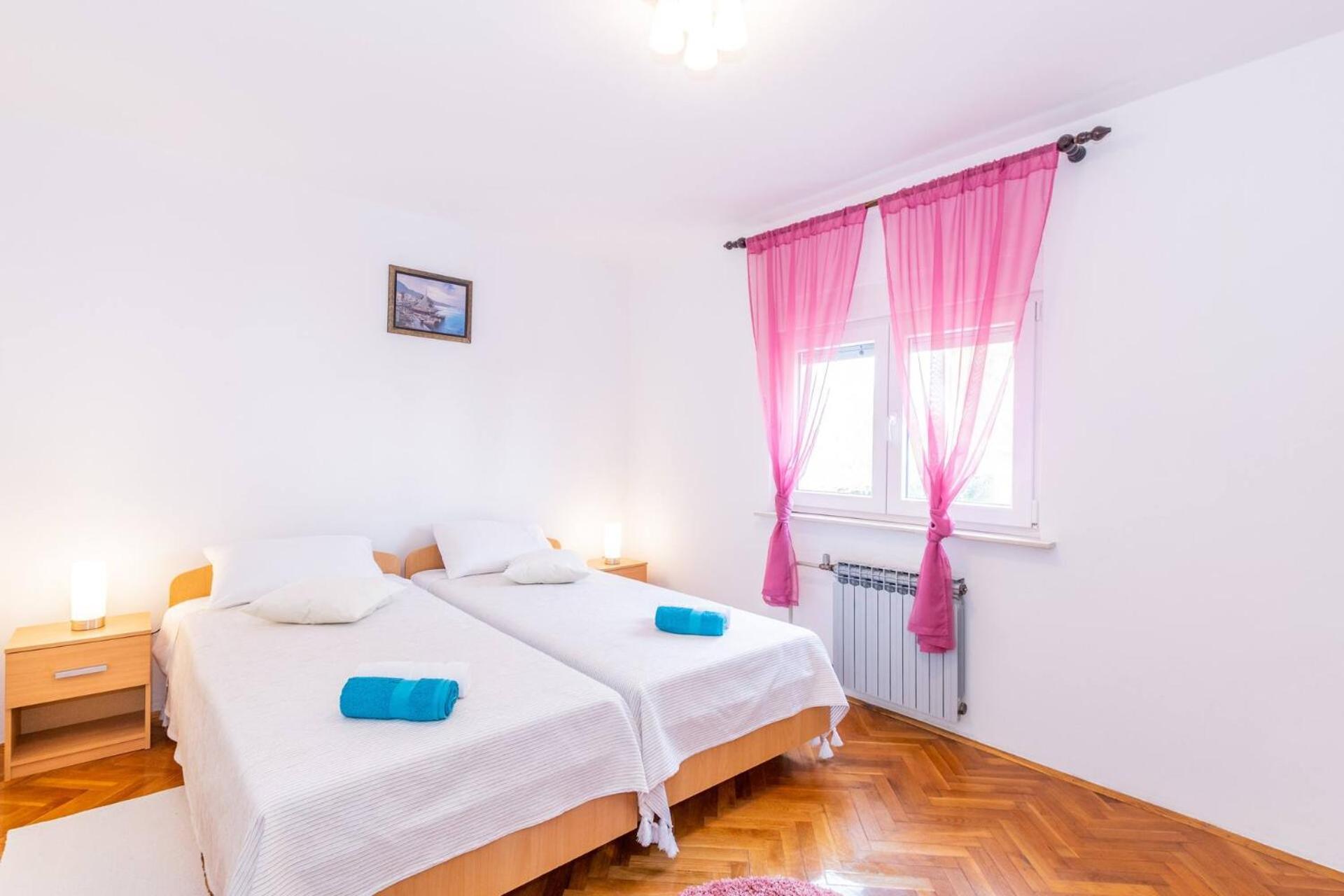 Family House With 2 Apartments - Irma ميدولين المظهر الخارجي الصورة